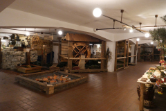 102a.-Pohled-do-expozice.